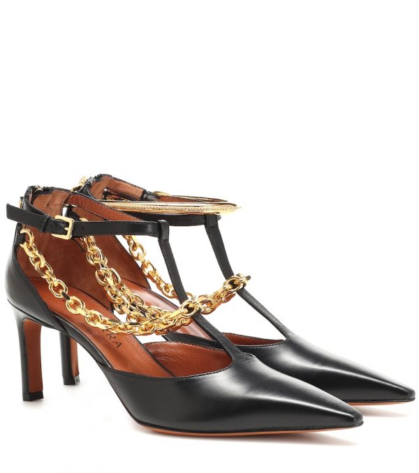 Chain-trimmed leather pumps