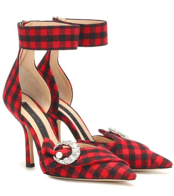 Corset checked pumps