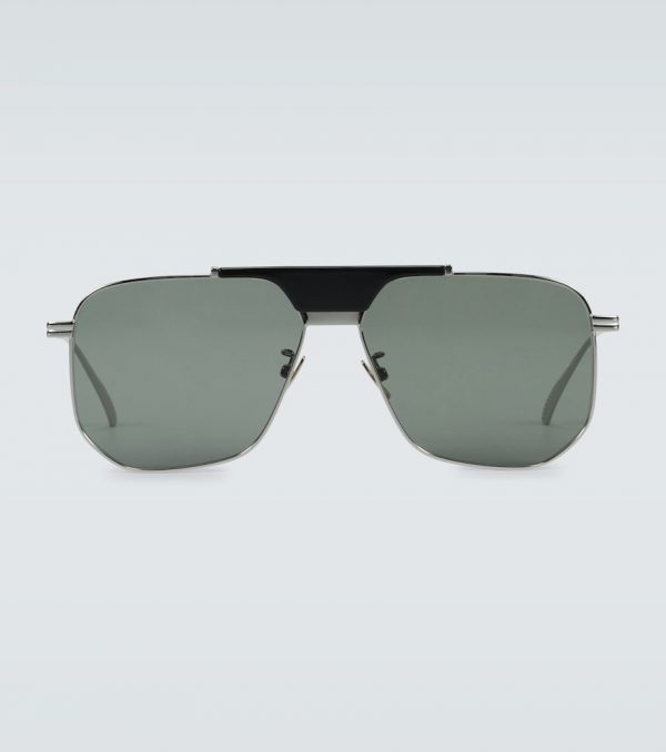 Metal frame aviator sunglasses