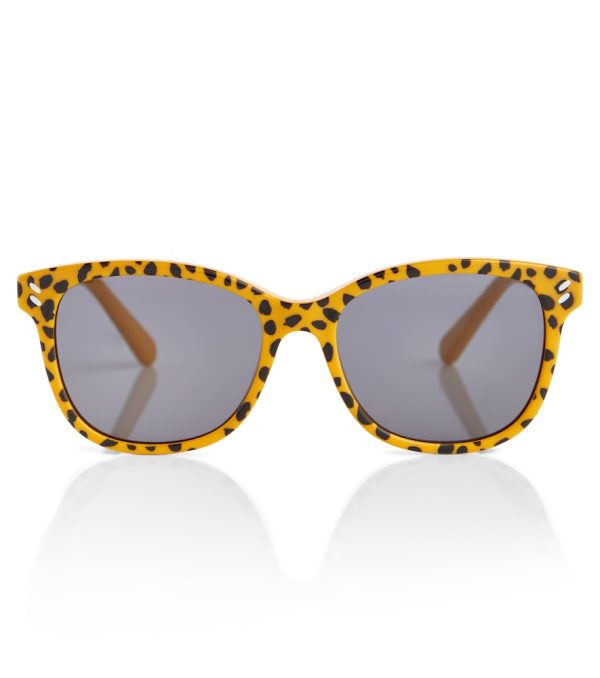 Cheetah-print sunglasses