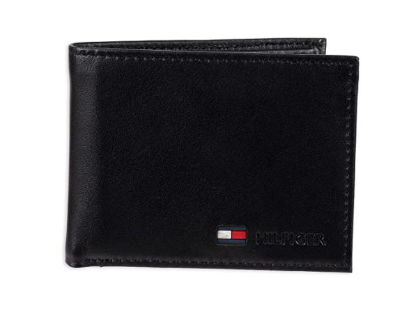 Tommy Hilfiger Men's Leather Passcase Wallet