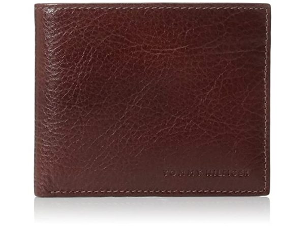 Tommy Hilfiger Men's Leather Passcase Wallet