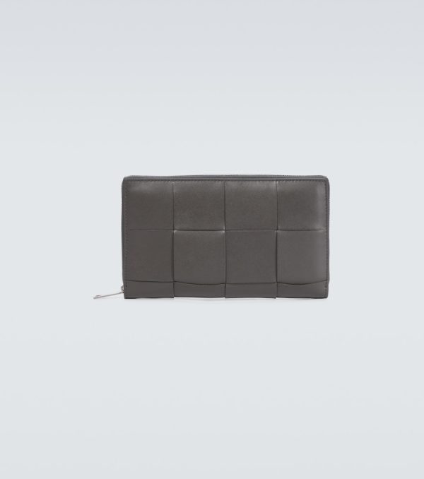 Zipped Intrecciato leather wallet