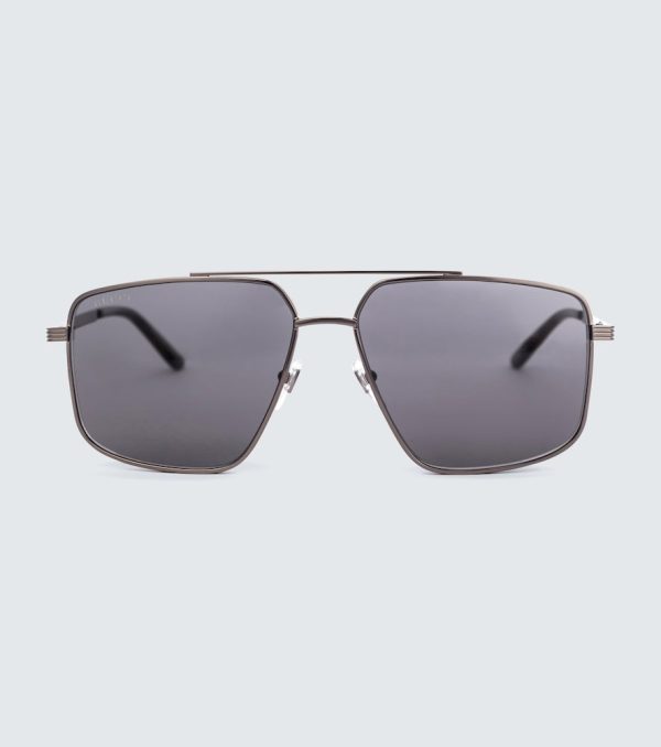 Metal aviator sunglasses