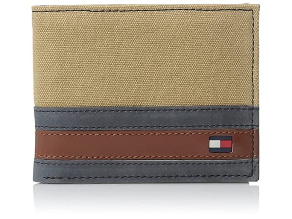 Tommy Hilfiger Men's Leather Passcase Wallet