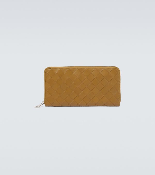 Zipped Intrecciato leather wallet